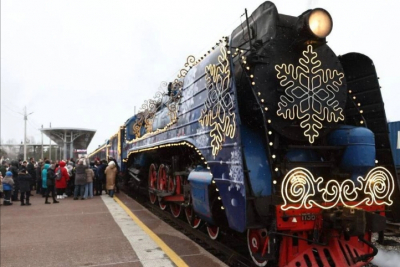 Дед Мороз на поезде: Новогоднее шоу или пустая демонстрация?