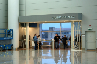 Домодедово открывает курительные комнаты: шаг назад в борьбе за здоровье пассажиров